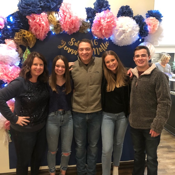 Meet your Posher, Hayley - Picture 2 of 4